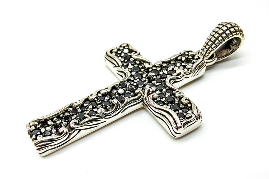 Silber Anhänger mit Onyxsteinen \Kreuz\